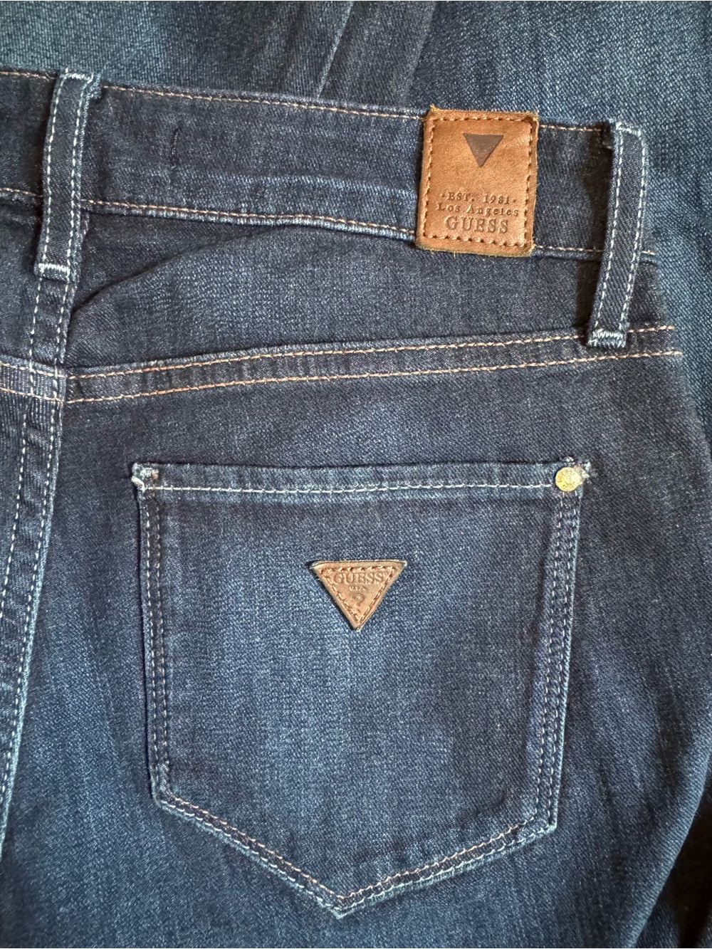 GUESS Dark Blue Skinny Jeans with Leather Logo Patch